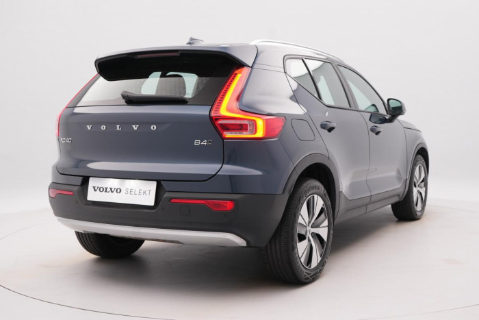 Volvo XC40 B4 AWD MOMENTUM REZERVACE 2.0 Momentum