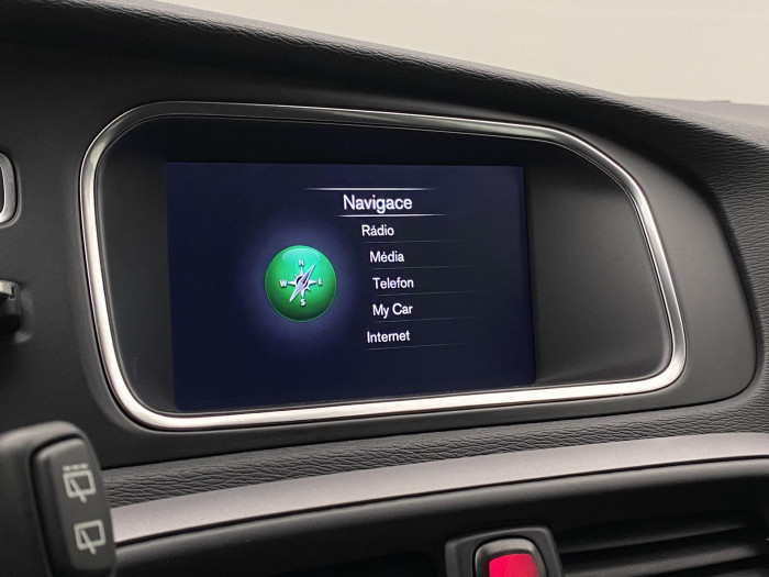 Volvo V40 D2 MOMENTUM AUT NAVIGACE 2.0 d Momentum