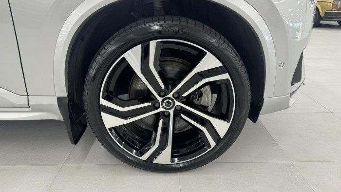 Volvo XC90 T8 AWD R-DESIGN REZERVACE