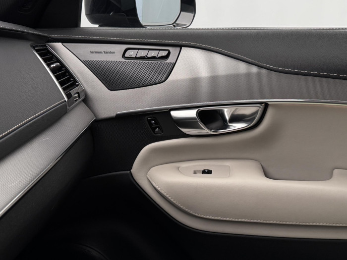 Volvo XC90 B5 AWD R-DESIGN AUT CZ