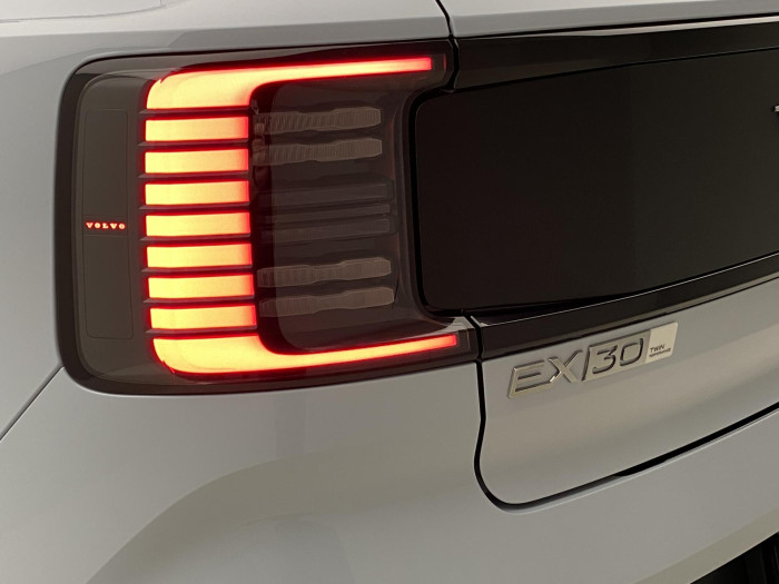 Volvo EX30 CROSS COUNTRY TWIN ULTRA