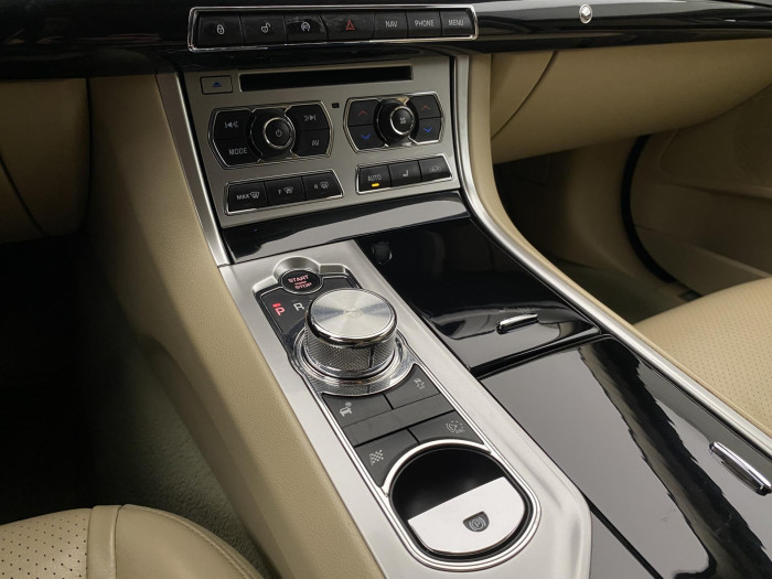 Jaguar XF 3.0 V6D AUT CZ 3.0 d