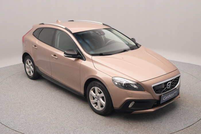 Volvo V40 CC D3 MOMENTUM AUT CZ 1.maj 2.0 d CC CC Momentum
