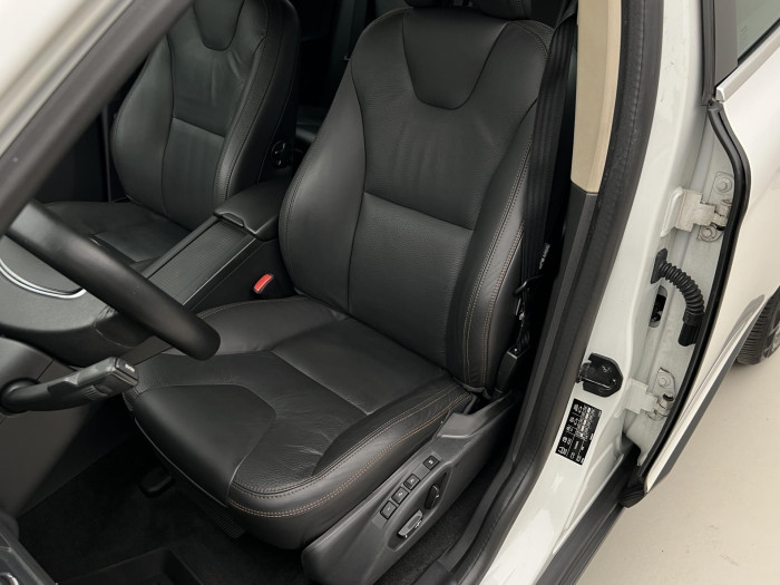 Volvo XC60 D3 AWD SUMMUM AUT CZ 2.4 d Summum