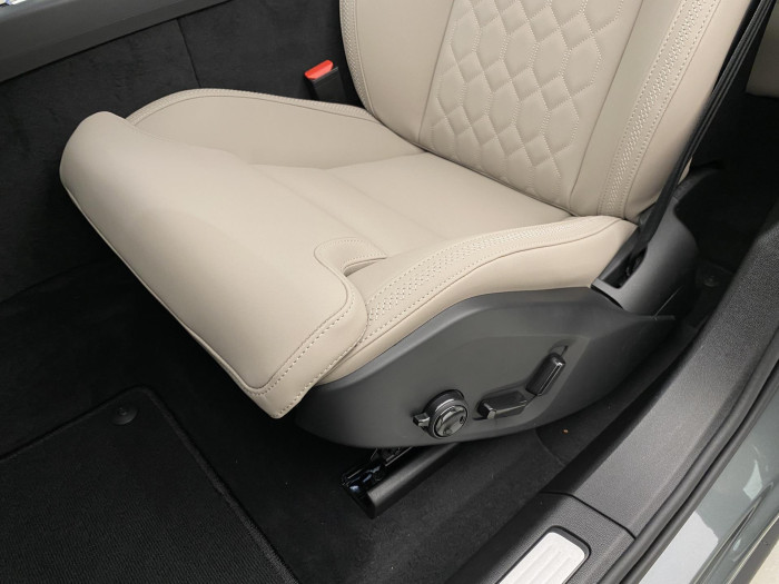 Volvo XC60 B5 AWD AUT DARK PLUS