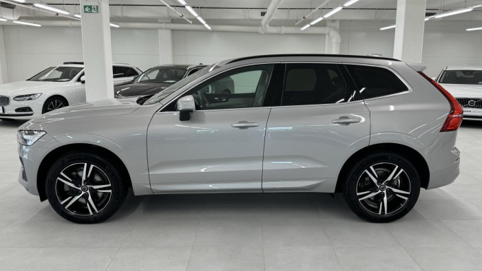 Volvo XC60 B4 CORE NEZÁVISLÉ TOPENÍ AUT