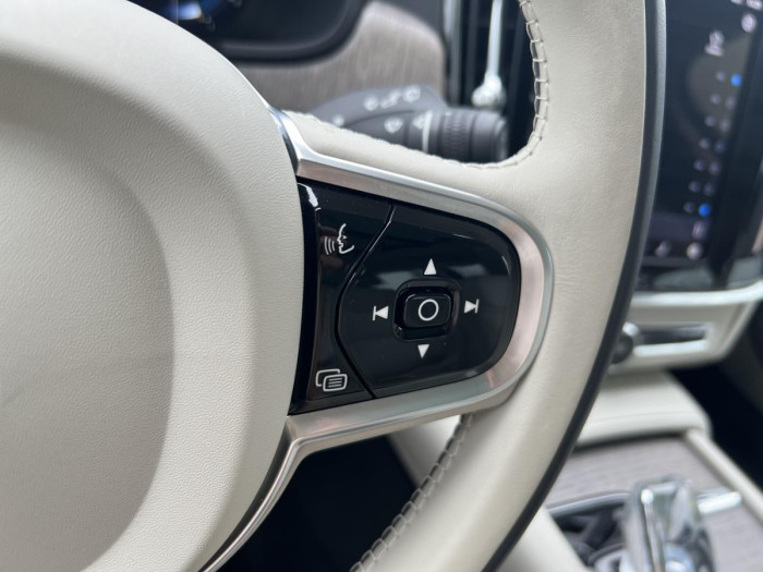Volvo V90 CROSS COUNTRY B5 AWD REZERVACE