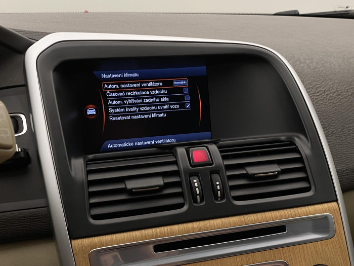 Volvo XC60 D5 AWD SUMMUM AUT CZ 2.4 d Summum