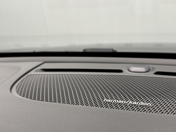 Volvo XC40 B3 DARK ULTRA CZ 1.maj