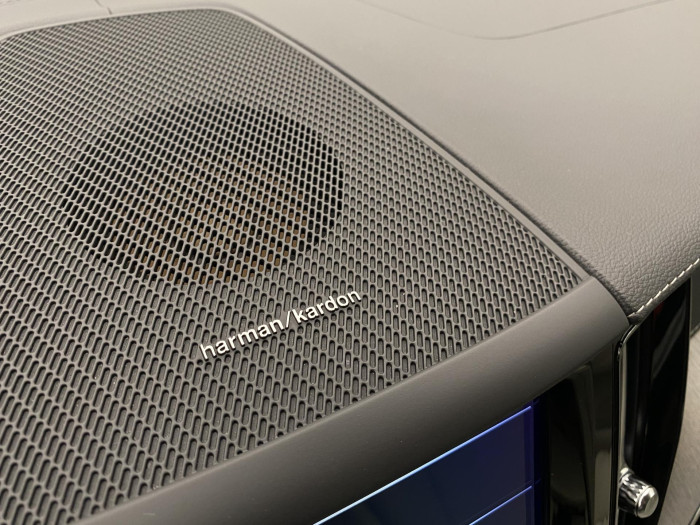 Volvo XC60 B4 AWD DARK PLUS AUT CZ