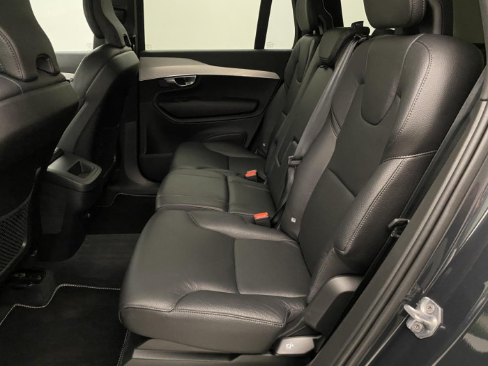 Volvo XC90 D5 AWD MOMENTUM AUT REZERVACE 2.0 d Momentum