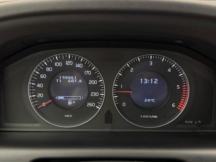 Volvo XC60 D3 AWD MOMENTUM CZ 1.maj 2.4 d Momentum