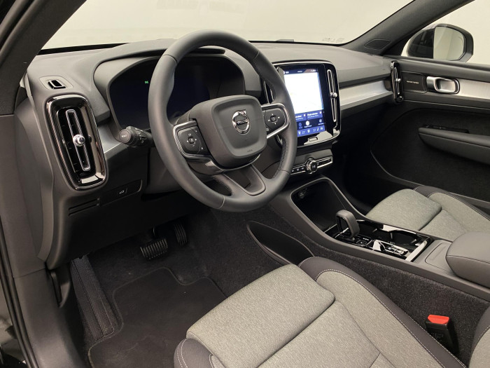 Volvo XC40 B3 DARK PLUS AUT CZ