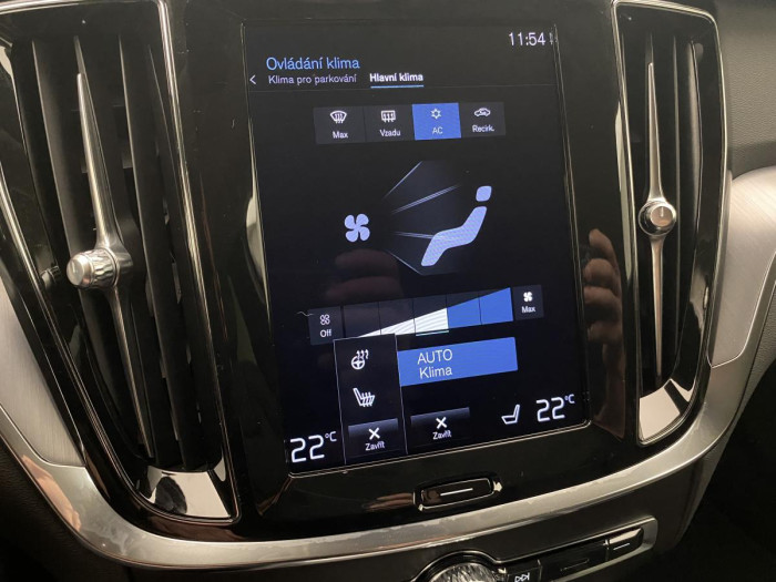 Volvo V60 B4 MOMENTUM AUT REZERVACE 2.0 Momentum