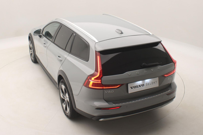 Volvo V60 CC B5 AWD PLUS AUT CZ 1.maj