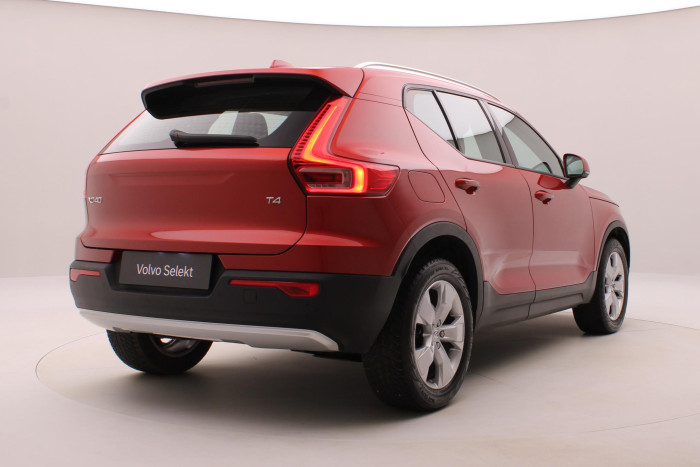 Volvo XC40 T4 MOMENTUM AUT CZ 2.0 Momentum
