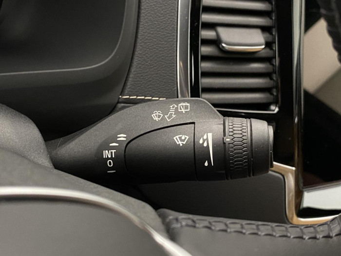 Volvo XC90 B5 AWD INSCRIPTION REZERVACE