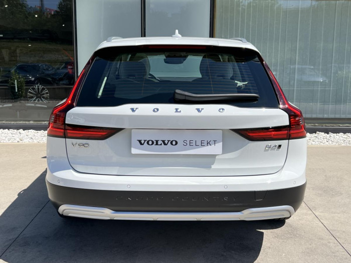 Volvo V90 CROSS COUNTRY B4 AWD Aut 1.maj