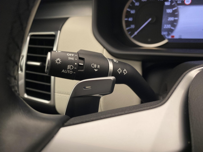 Land Rover Discovery D300 AWD AUT CZ 7míst 3.0 d