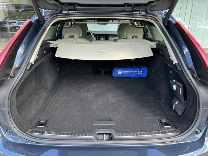 Volvo V90 CROSS COUNTRY D4 AWD Aut 1.maj 2.0 d