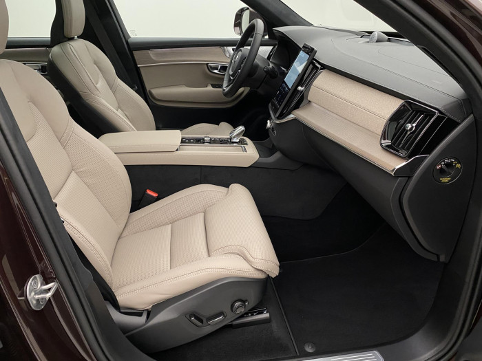 Volvo XC90 T8 AWD RECHARGE BRIGHT ULTRA 7