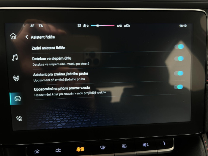 MG ZS 1.0T EXCLUSIVE AUT CZ 1.maj. 1.0 Exclusive