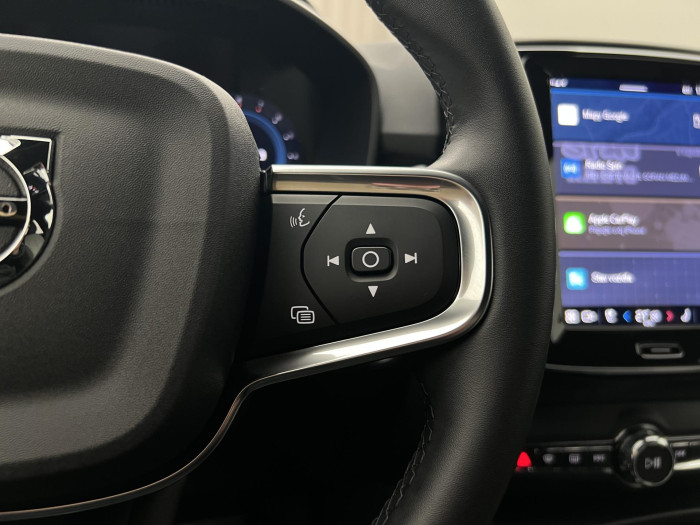 Volvo XC40 B3 PLUS DARK AUT CZ