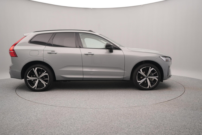 Volvo XC60 B5 AWD DARK ULTRA CZ 1.maj