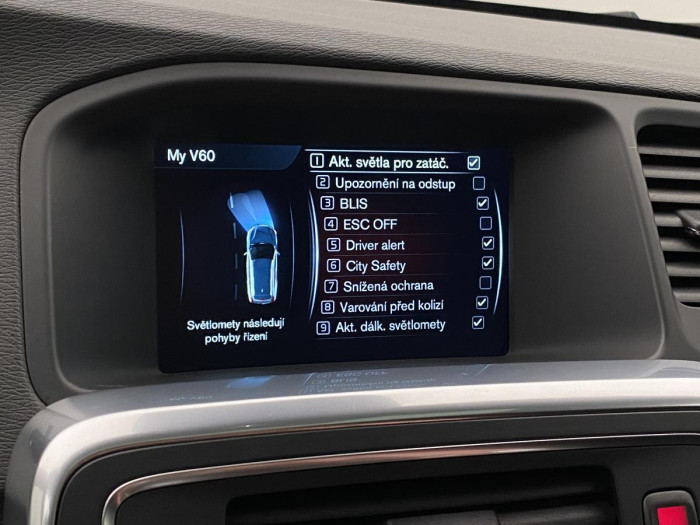 Volvo V60 D4 MOMENTUM AUT REZERVACE 2.0 d Momentum