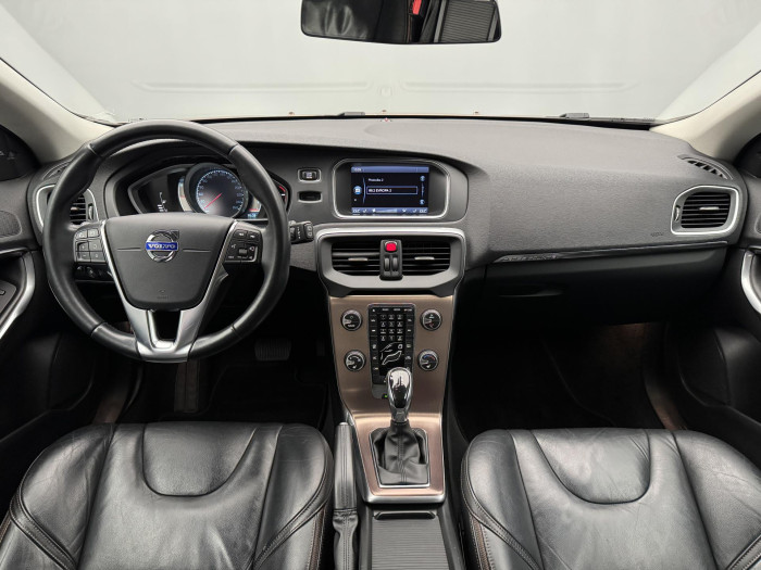 Volvo V40 CC T5 AWD SUMMUM AUT CZ 2.5 CC CC Summum