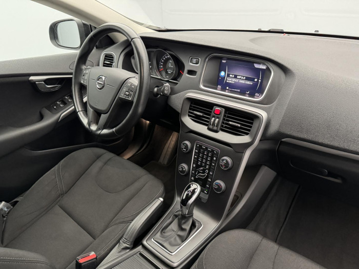 Volvo V40 T2 MOMENTUM AUT 1.5 Momentum