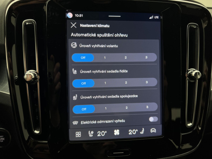 Volvo XC40 B3 DARK PLUS AUT