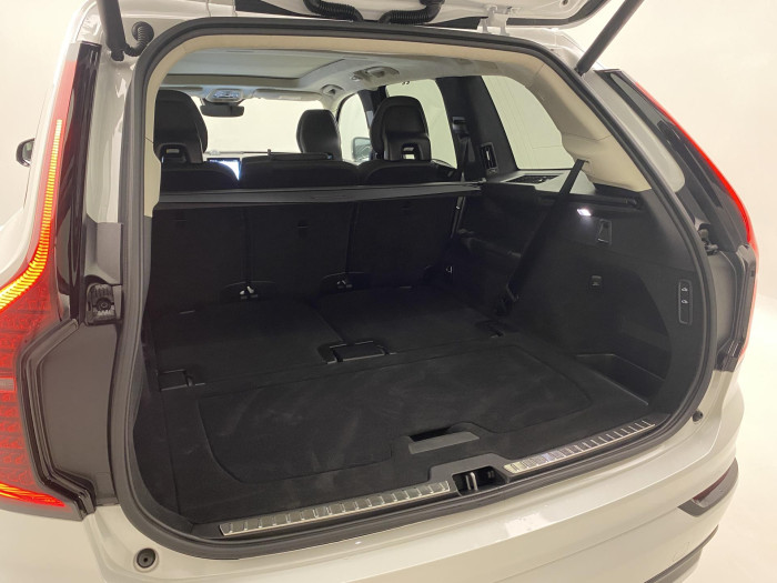 Volvo XC90 T8 AWD RECHARGE DARK ULTRA 7m
