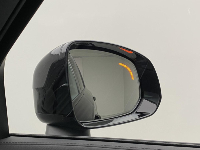 Volvo XC90 B6 AWD R-DESIGN AUT REZERVACE