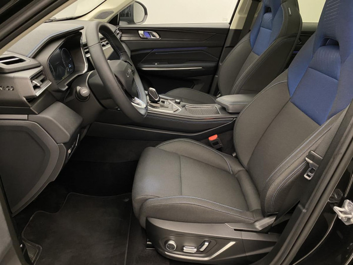 Lynk & Co 01 PHEV DCT AUT 1.maj. REZERVACE