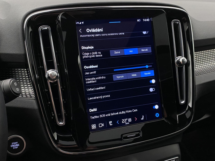 Volvo XC40 B3 DARK ULTRA AUT CZ