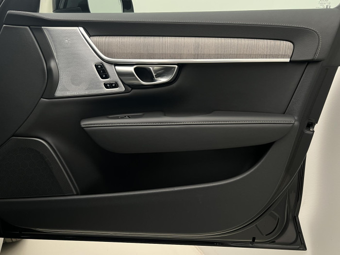 Volvo V90 CC B5 AWD ULTIMATE Rezervace 2.0 CC CC
