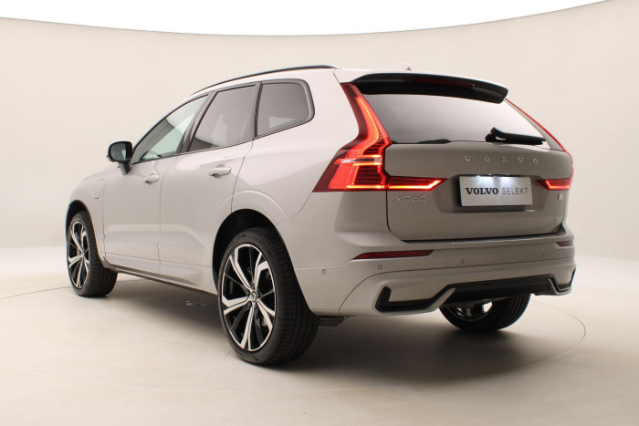 Volvo XC60 T6 AWD PLUS DARK REZERVACE
