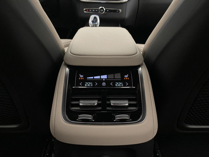 Volvo XC90 T8 AWD RECHARGE BRIGHT PLUS 7m