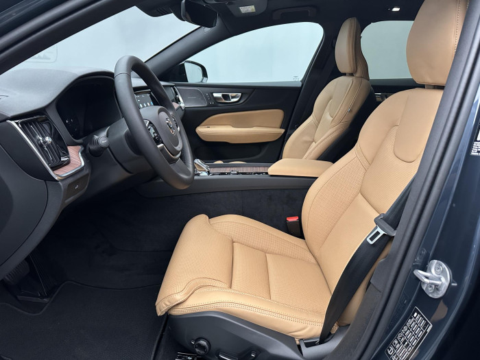 Volvo V60 B4 AUT DARK PLUS