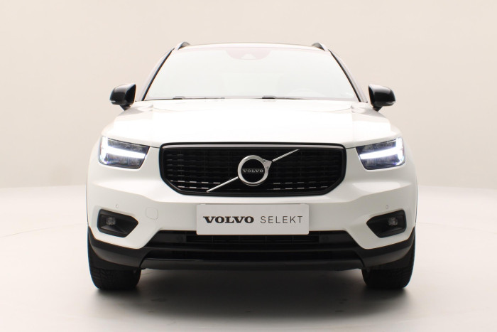Volvo XC40 T4 AWD R-DESIGN REZERVACE