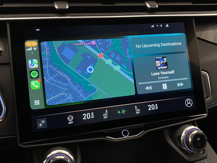 Lynk & Co 01 PHEV DCT AUT 1.maj REZERVACE