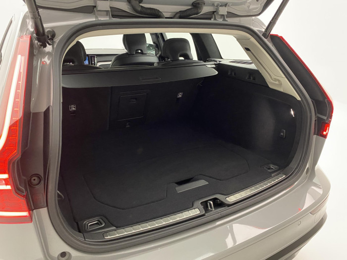 Volvo V60 B4 R-DESIGN AUT CZ