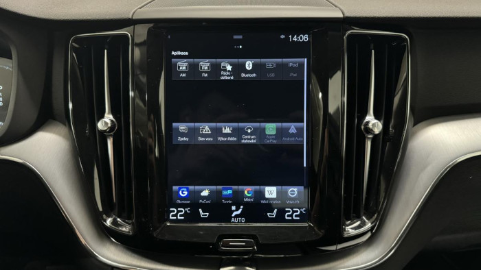 Volvo XC60 D4 AWD MOMENTUM REZERVACE 2.0 d Momentum