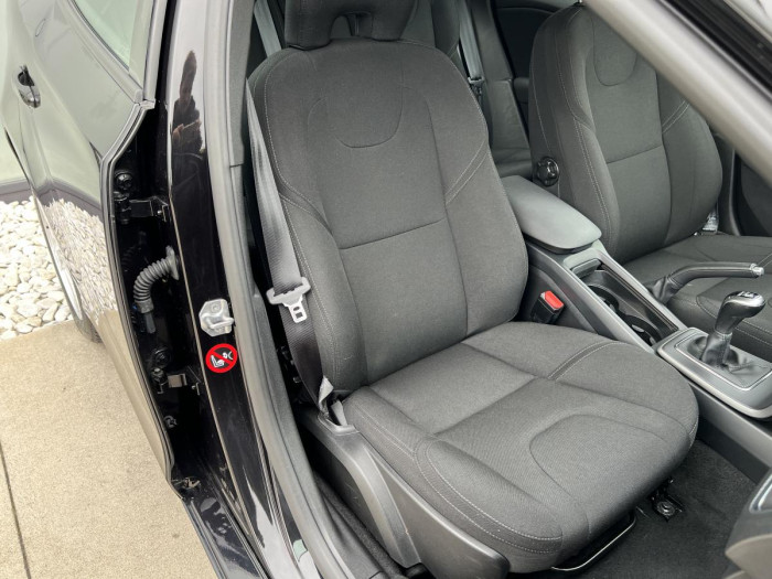 Volvo V40 D2 NAVIGACE 1.maj. 2.0 d