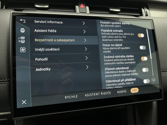 Land Rover Discovery Sport D200 DYNAMIC SE AWD Aut 2.0 d Dynamic SE