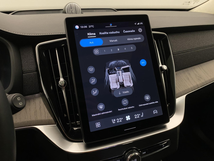 Volvo XC90 T8 AWD RECHARGE DARK ULTRA