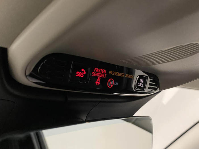 Volvo V60 B4 MOMENTUM AUT REZERVACE 2.0 Momentum