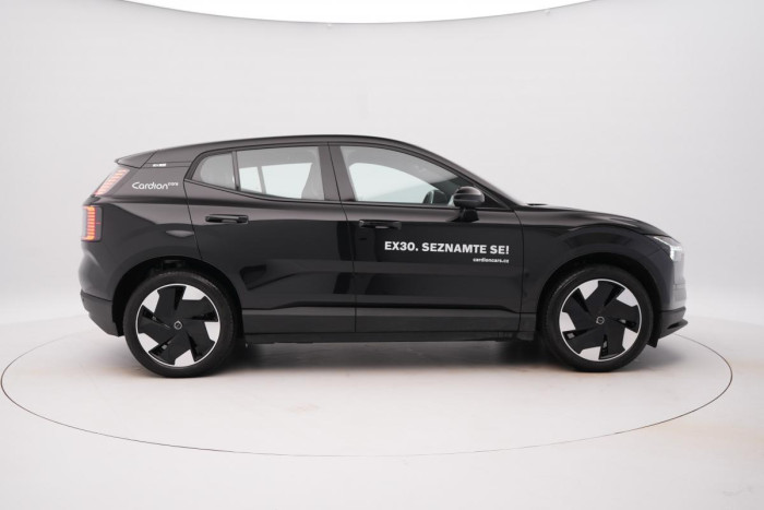 Volvo EX30 PURE ELECTRIC PLUS RWD