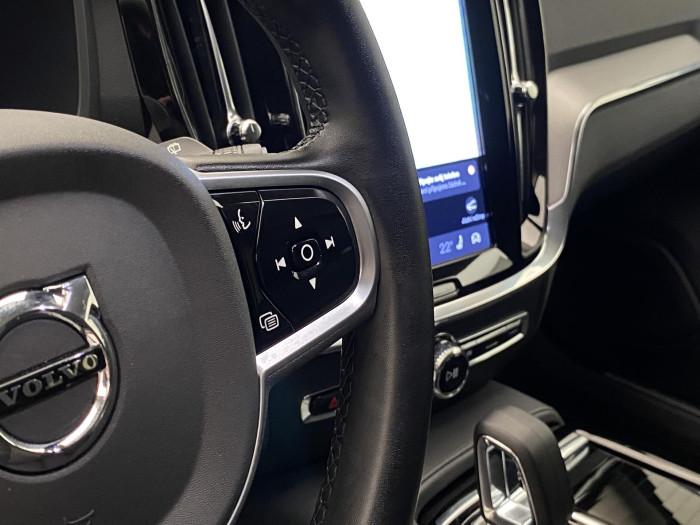 Volvo V60 T6 AWD PLUG-IN DARK PLUS CZ